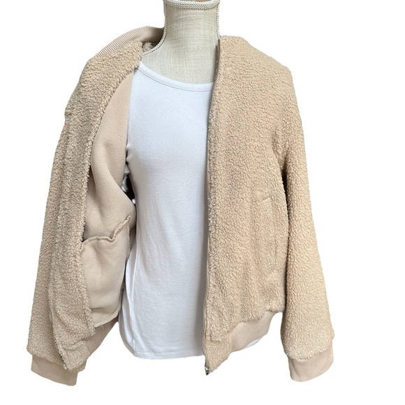 Avec Les Filles Womens Cream Faux Fur Teddy Jacket Size Small NWT - Picture 3 of 15